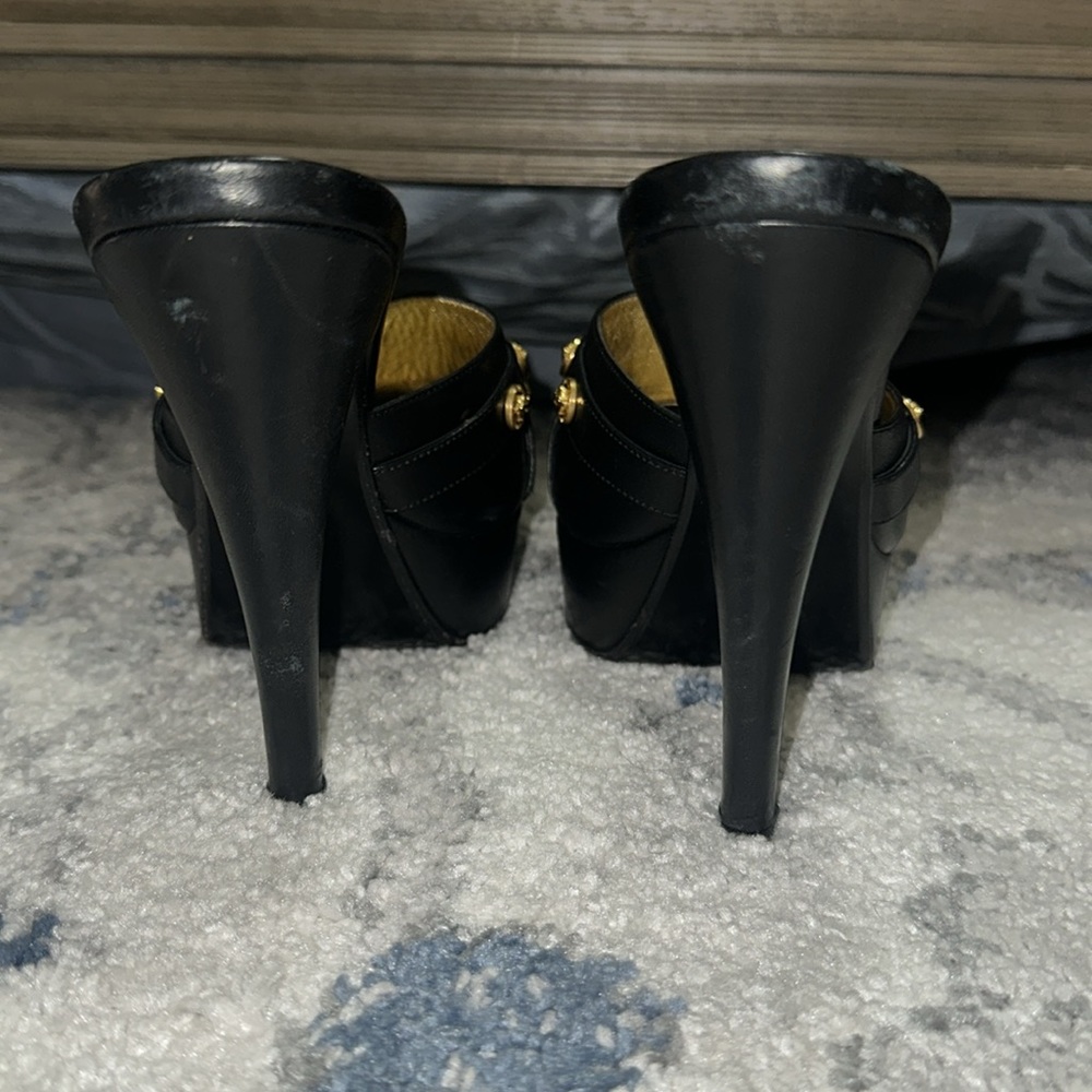GIANNI VERSACE TRIBUTE MEDUSA BLACK LEATHER SLIDES HEELS Size 10 - Picture 8 of 13